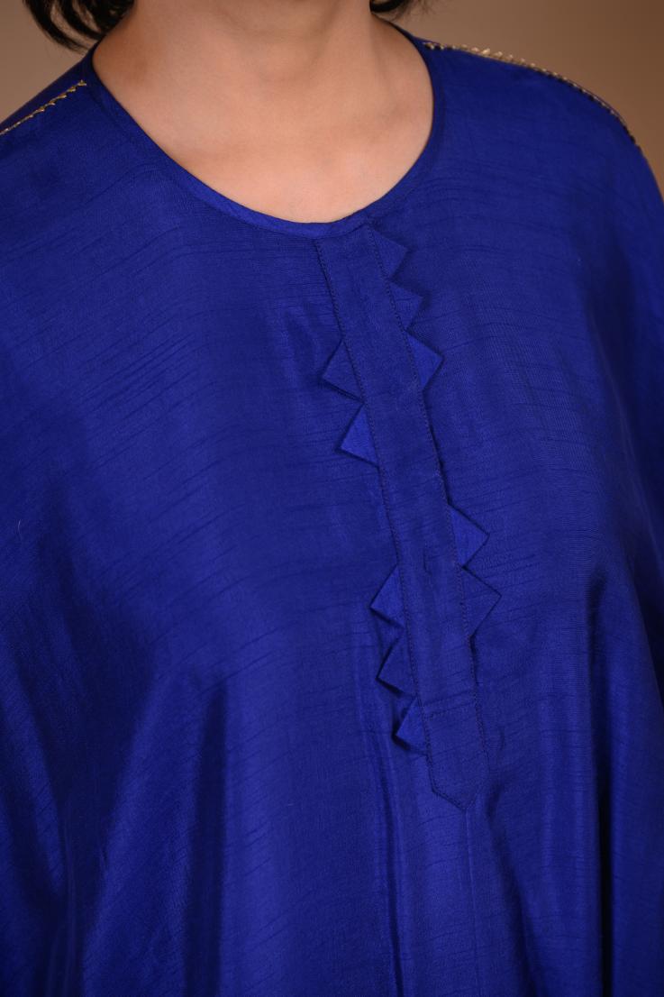 Neela kaftan with triangluar details